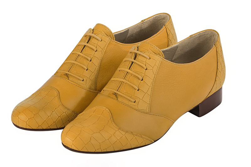 Mustard yellow women's fashion lace-up shoes. Round toe. Flat leather soles. Front view - Florence KOOIJMAN
